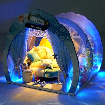 DIY Miniaturnega Pohištva Ocean Soba Kit Lutke s Svetlobo Ribe Sestavljeni 3D Model Lutka Hiša za Otroke Zbrati Igrače