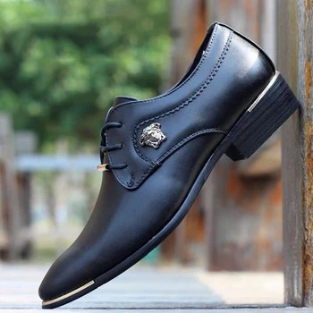 Moški čevlji športni dihanje priložnostne čevlji očesa opozoril usnjene čevlje moške obleke Britanski poslovni socialne mladi Banket plesne čevlje
